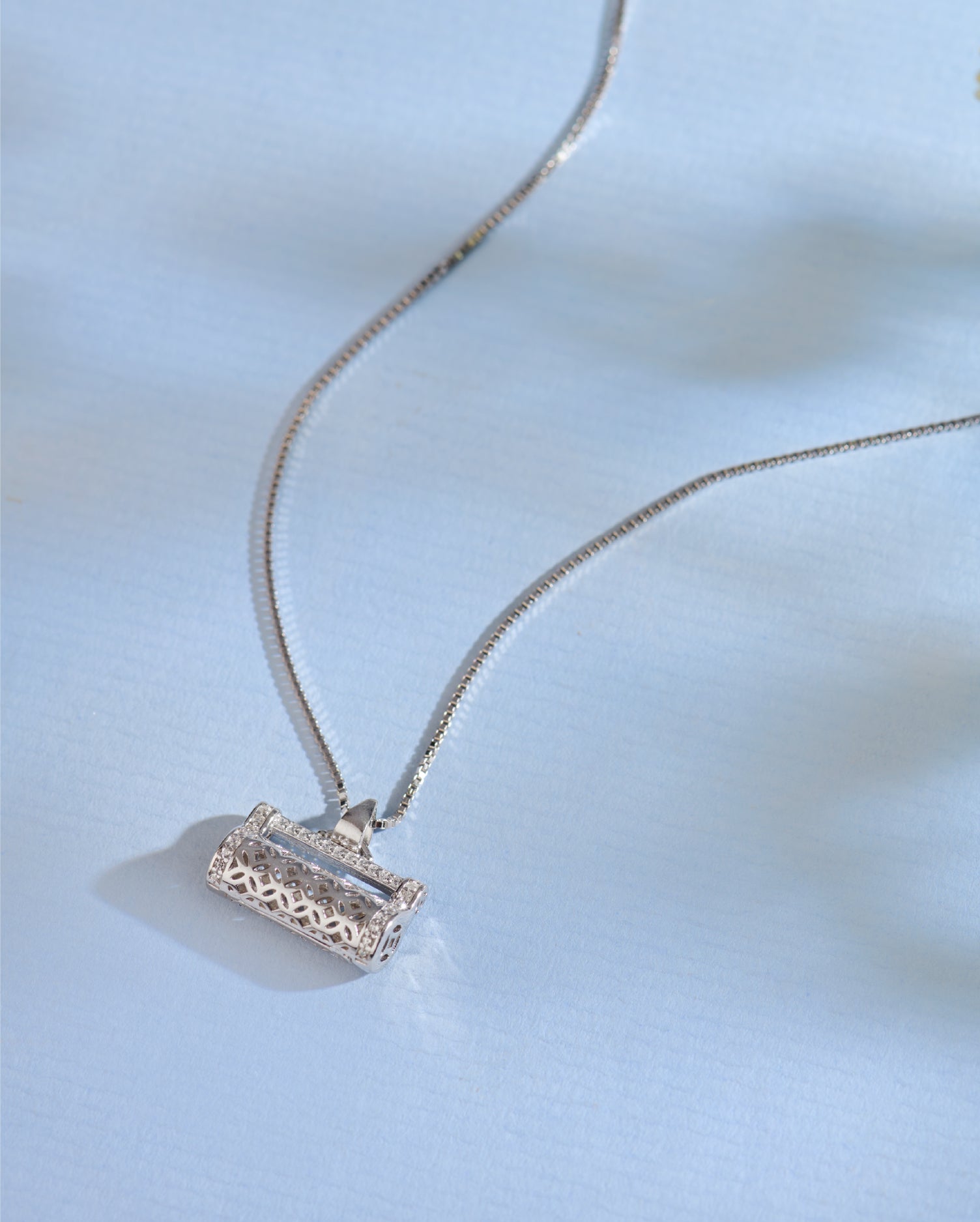 Elin Silver Chain Pendant