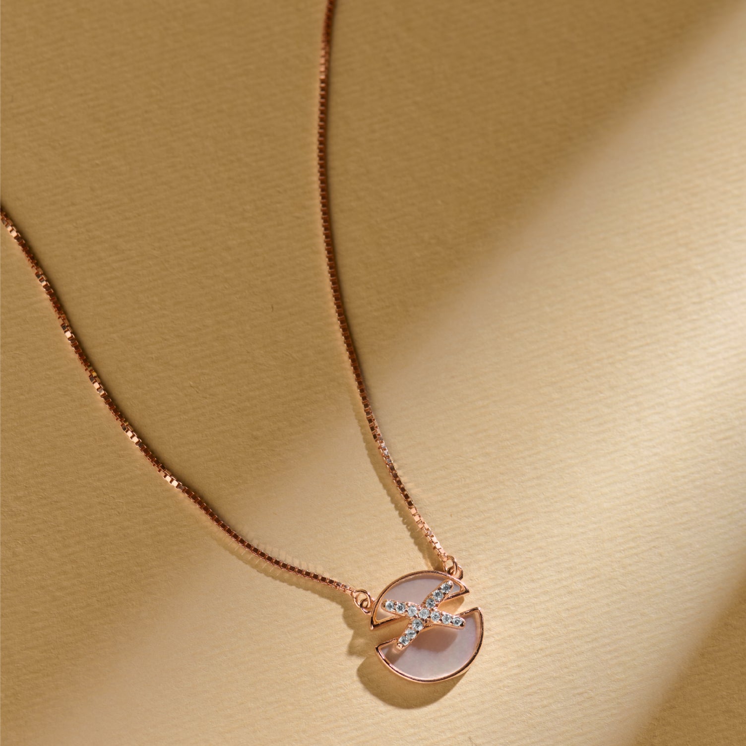 Sera Rose Gold Chain Pendant